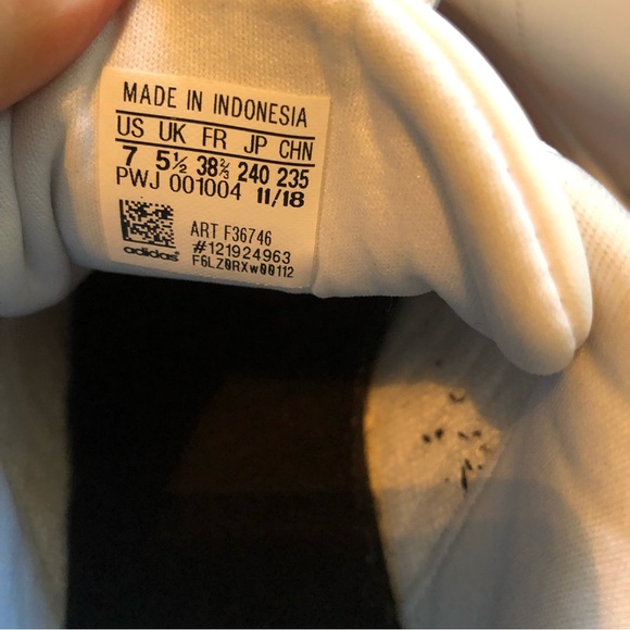 Adidas court shoes - Picture 7 of 7